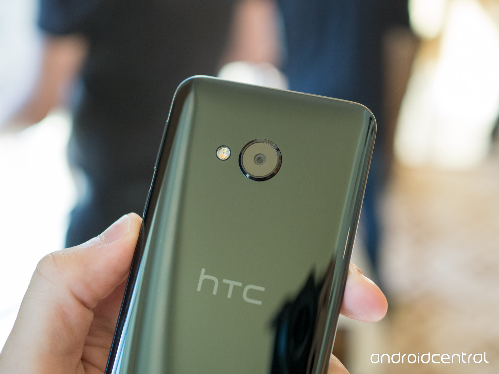 HTC lanzará nuevos modelos ante la recesión
