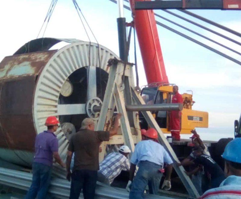 Sustituyen cable de 230 KV en el Puente sobre el Lago de Maracaibo - Diario  Versión Final