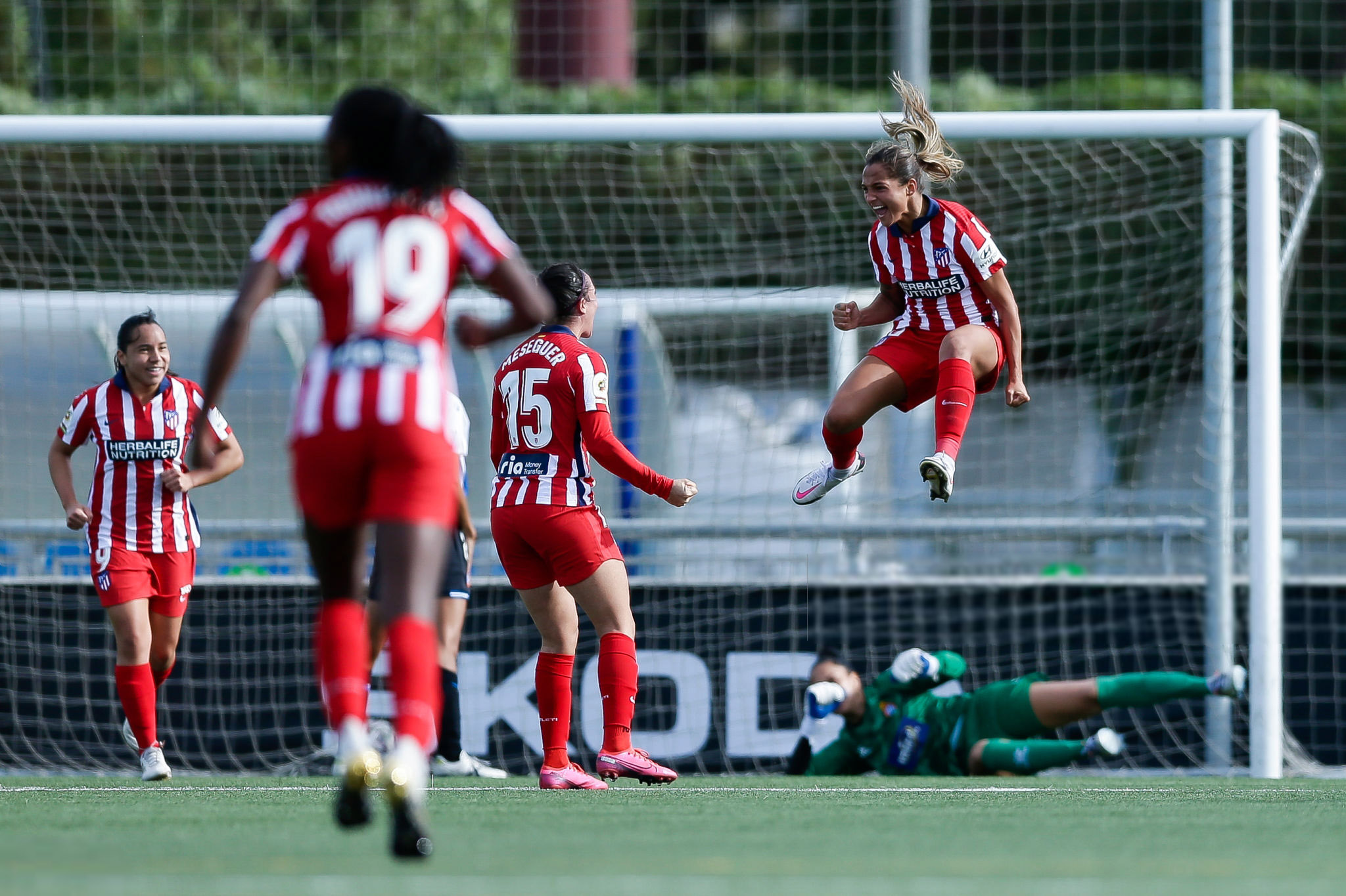 Deyna Castellanos marca su primer gol con el Atlético [+Video] – Diario Versión Final